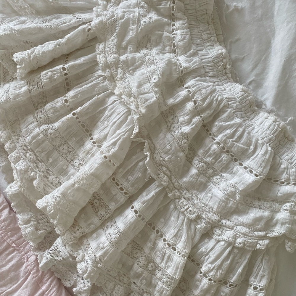 Elegant White Lace Skirt